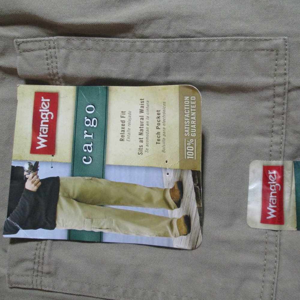 Wrangler Cargo Pants - Khaki